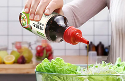 Spoločnosť bola založená v roku 2005, má 13 000 metrov štvorcových štandardných továrenských budov, je zbierkou výskumu a vývoja, výroby a predaja v jednom z podnikov kozmetických obalových materiálov.